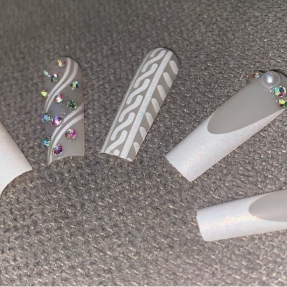 ✨Glittery Rhinestone Press-On Nails Set - Long Ballet Shape / Matte Finish